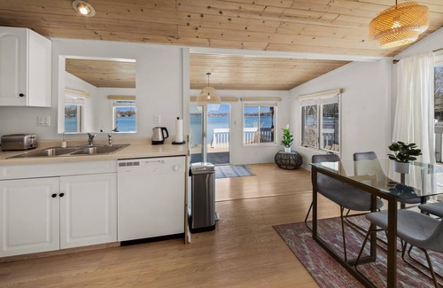 Niles Cabaña | Lakefront Oasis with private beach and dock in Southwest Michigan!