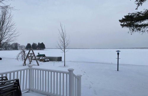 Prudenville Cabaña | Lakefront on Beautiful East Bay of Houghton Lake!