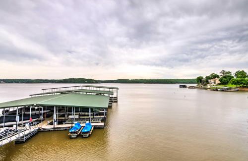 Osage Beach Apartamento | Lakefront Osage Beach Condo Dock Your Boat Here!