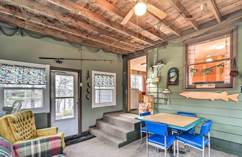 Osceola Cabina | Lakefront Osceola Cottage w/ Boat Dock Access