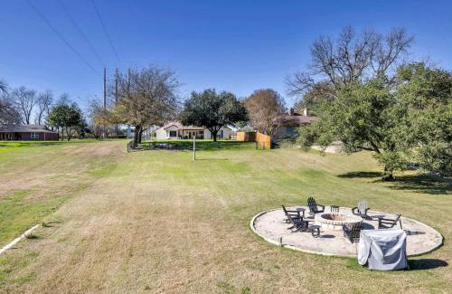 Marble Falls Casa | Lakefront Paradise with Firepit