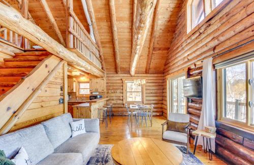 Park Rapids Casa | Lakefront Park Rapids Cabin with Decks and Boat Dock!