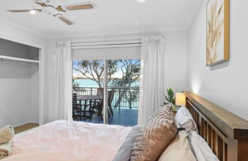 Halekulani Casa | Lakefront Peace and Relaxation