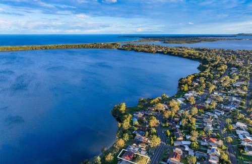 Halekulani Casa | Lakefront Peace and Relaxation