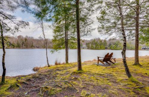 Blakeslee Casa | Lakefront Poconos Cabin with Deck and Game Room