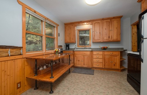 Balsam Lake Cabina | Cabaña Frente al Lago, Patio Privado Enorme, Alquiler de Pontones, Mesa de Billar, Sala de Juegos, Sauna