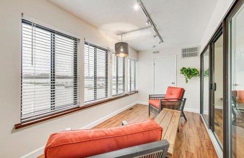 Port Clinton Apartamento | Lakefront Port Clinton Condo with Boat Dock and Slip!