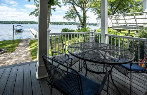 Delavan Lake Casa | Lakefront Private Dock Pet Friendly Fire Pit