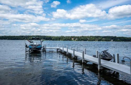 Delavan Lake Casa | Lakefront Private Dock Pet Friendly Fire Pit