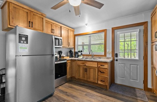 Waupaca Casa | Lakefront! Private Dock! Kayaks&Paddleboards!