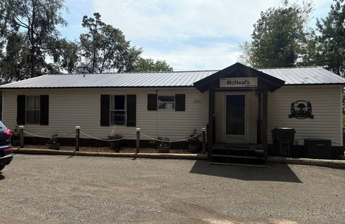 Milledgeville Casa | Lakefront Property Fish, Cook and EAT! Swim, Float, Relax