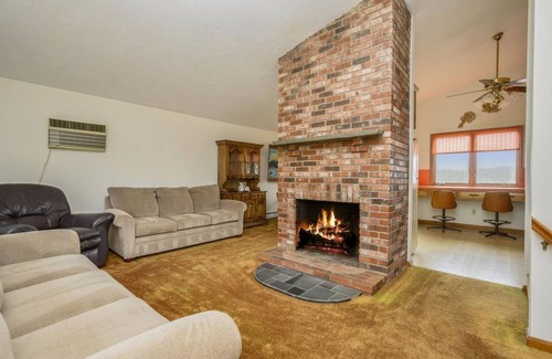 Mashpee Casa | Lakefront property on John’s Pond. Dock, Bring your boat! Close to Sea to shining Sea bike Path, Close to Mashpee town Beach, Close to great shopping in Mashpee Commons