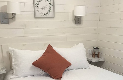 Steele Creek Casa | Lakefront Property Two Bedroom Cabin #32 at Long Cove Resort by Redawning