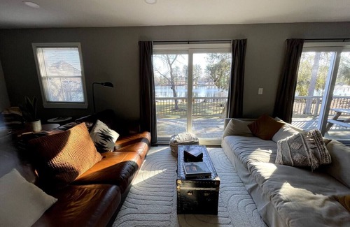 Enfield Casa | Lakefront Property with Scenic View - All Seasons!