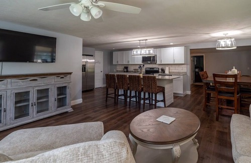 Wolf Creek Casa | Lakefront property with boat dock and boat rental available, Kayaks included