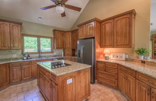 Troutman Casa | -Lakefront Relaxing Retreat-