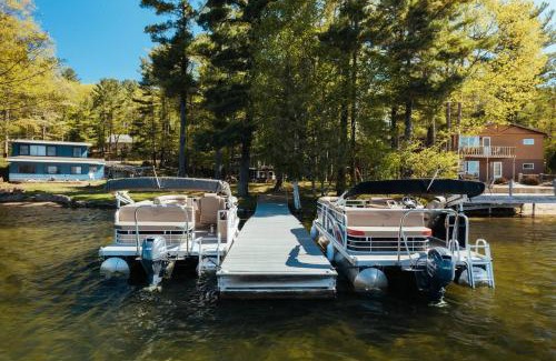 Mayfield Casa | Lakefront Resort Retreat-Pontoon & SUP Rentals