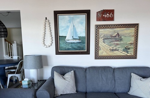 Lindstrom Cabaña | Lakefront Retreat 40 minutes from the Cities!