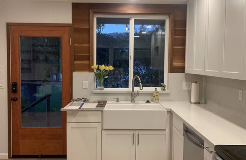 Kelseyville Casa | Lakefront Retreat! Beach, Dock, Lawn on Clearlake