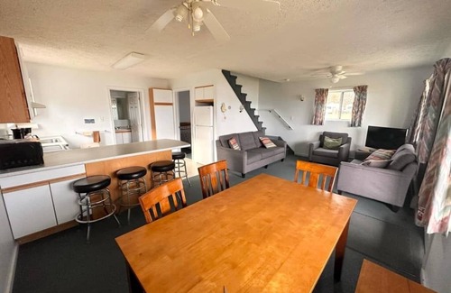 Eagle Lake Cabina | Lakefront Retreat Cabin 5: Sleeps 10 Private Dock Firepit Kayaks Porch