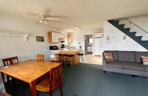 Eagle Lake Cabina | Lakefront Retreat Cabin 5: Sleeps 10 Private Dock Firepit Kayaks Porch