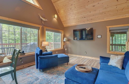 Brill Cabina | Lakefront Retreat: Deck, Grill & Private Dock!