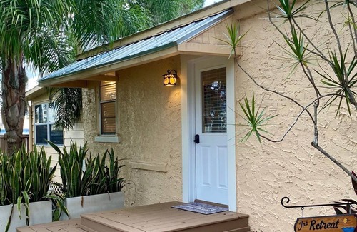 Sebring Cabaña | Lakefront retreat for the ultimate sunsets and relaxation.