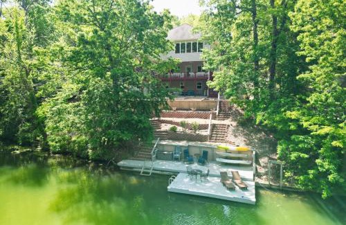 Bella Vista Casa | Lakefront Retreat - Near Trails & Family Fun