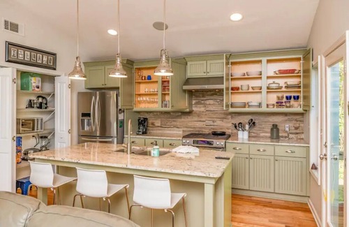 Hartwell Casa | Lakefront Retreat on Lake Hartwell - 5 mins to downtown Hartwell