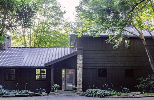 Lake Toxaway Casa | Lakefront Retreat in Quite Cove on Luxurious Lake Toxaway