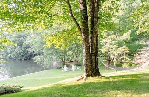 Lake Toxaway Casa | Lakefront Retreat in Quite Cove on Luxurious Lake Toxaway