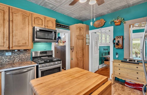Winter Haven Casa | Lakefront Retreat at 6BR Escape w/ Heated Pool | Private Dock | Game Room | Kayaks | Deck | Perfect