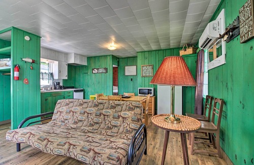 Dent Cabina | Lakefront Retreat w/ Boat Rentals, Beach & Bar