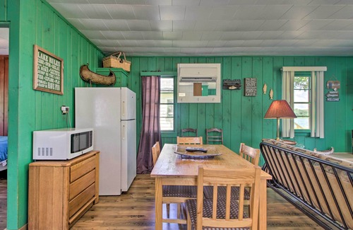 Dent Cabina | Lakefront Retreat w/ Boat Rentals, Beach & Bar
