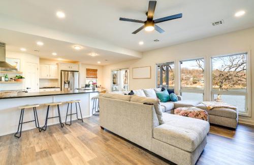 Bella Vista Casa | Lakefront Retreat with Game Room in Bella Vista!