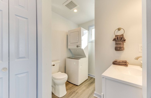 McKenna Cabina | Lakefront Roy Cabin ~ 40 Mi to Mount Rainier!