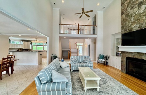 Loudon Casa | Lakefront Southern Charmer in Tellico Village