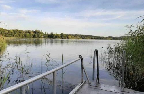 Ponitz am See Apartamento | Lakefront Studio - Teil der HolidayEscapes Kollektion