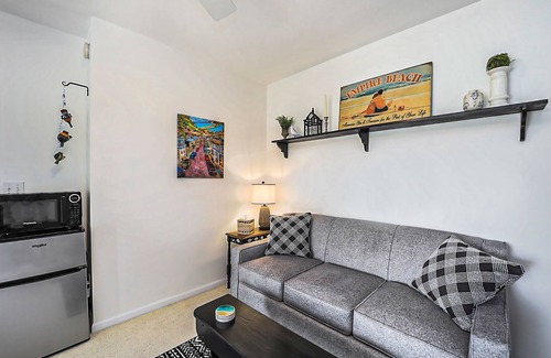 Empire Apartamento | Lakefront studio with lake & beach views, deck, firepit, beach access, & WiFi