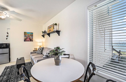Empire Apartamento | Lakefront studio with lake & beach views, deck, firepit, beach access, & WiFi
