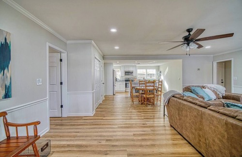 Inman Casa | Lakefront*Sunrise Views*Big Porch*Fire Pit*Tryon