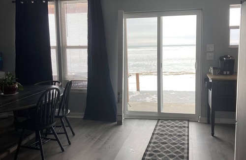 Lorain Casa | Lakefront Sunset Heaven.