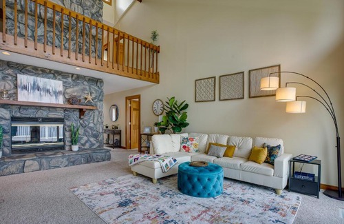 Syracuse Casa | Lakefront Syracuse Home with Deck and Private Dock!