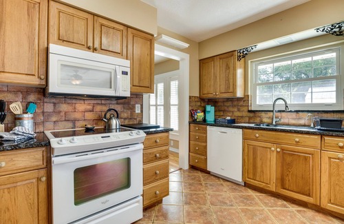 Tavares Casa | Lakefront Tavares Home w/ Deck, Patio & Dock!