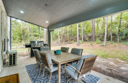 Lone Star Casa | Lakefront Texas Abode with Kayaks, Fire Pit and Patio!
