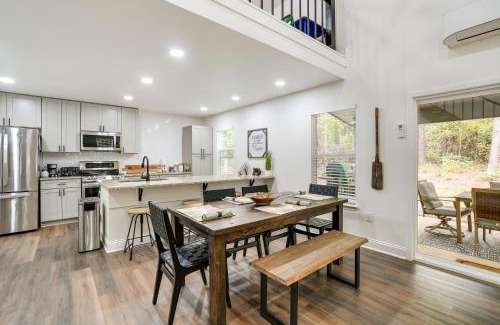 Lone Star Casa | Lakefront Texas Abode with Kayaks, Fire Pit and Patio!