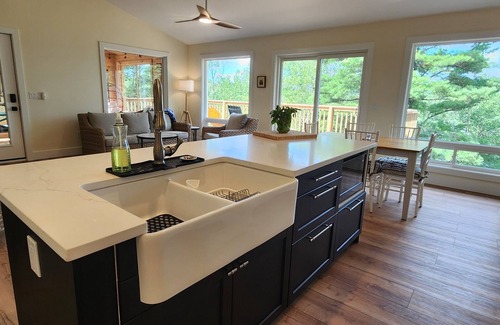 North Frontenac Cabaña | Lakefront, treetop, cottage. Immerse yourself in a panorama of nature.