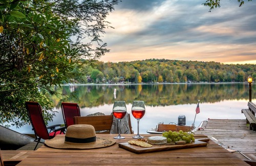 Hamlin Casa | Lakefront Vibe - Motorboat, Kayaks, Fire Pit, Dock