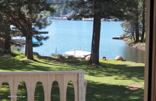 Peninsula Village Casa | LAKEFRONT de estilo victoriano en el Lago Almanor