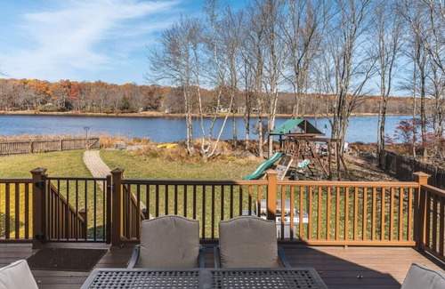 Albrightsville Casa | Lakefront | Views | Fire Pit | Deck | Play Set